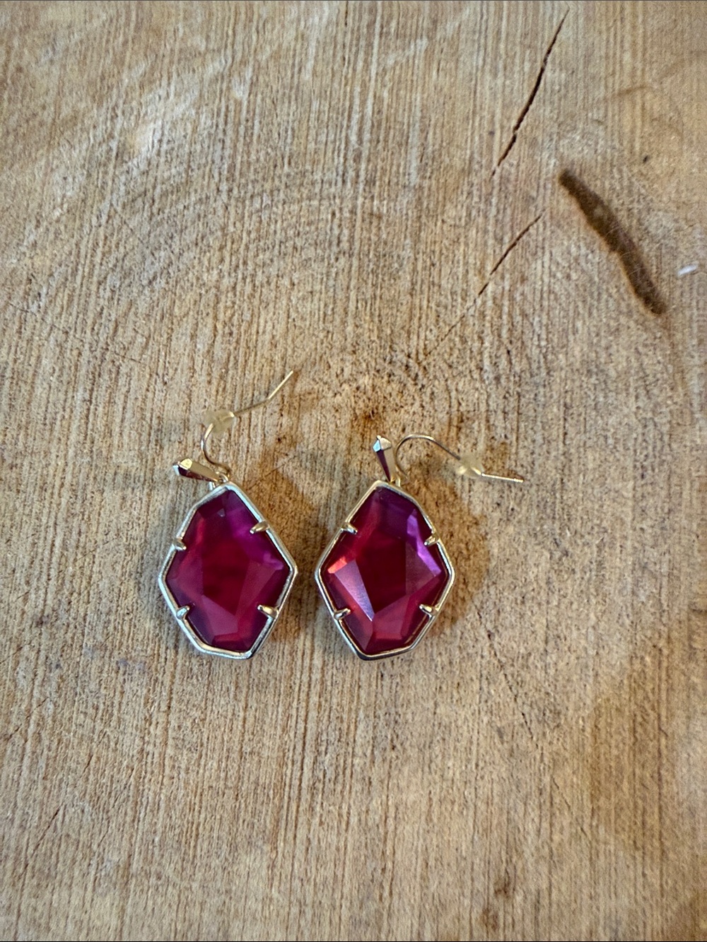 Kendra Scott Gold-Tone Earrings with Fuchsia Faceted Stones